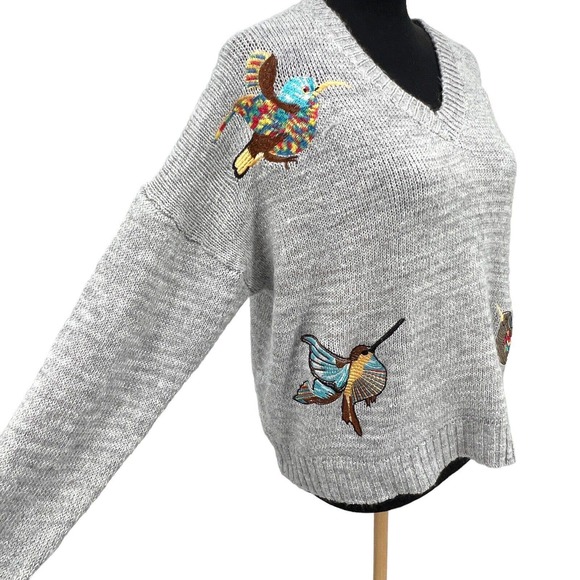 Elia-Cher Grey V Neck Knitted Embroidered Bird Sweater S/M - Picture 2 of 5